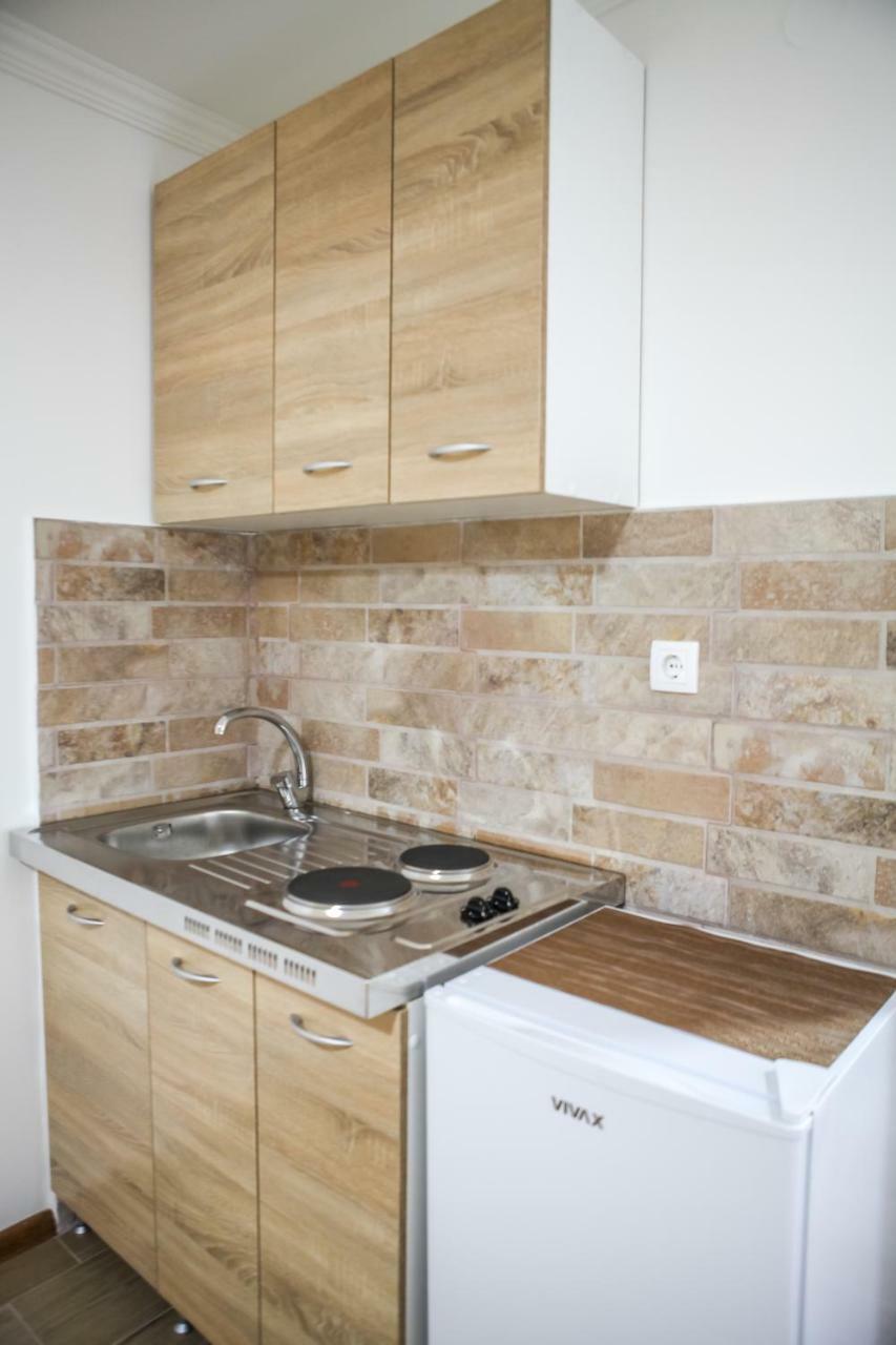 Studio Kaca Cetinje Luaran gambar